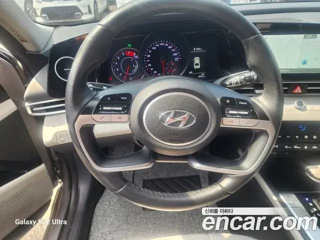 Hyundai The New Avante Hybrid 2022 — Photo 13/20