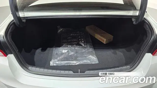 Kia K5 2020 — Şəkil 10/20