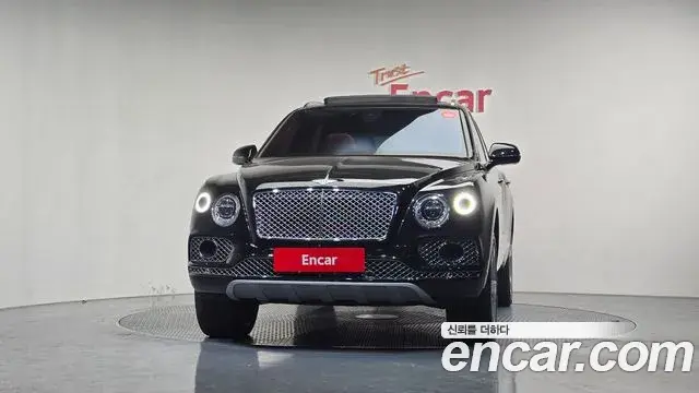Bentley Bentayga 2018 — Photo 2/20