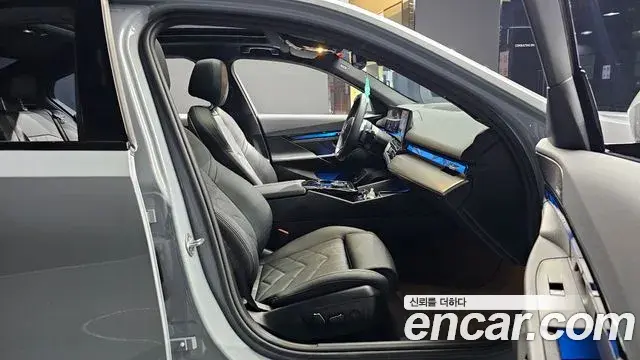BMW 5 Series 2025 — Photo 10/20