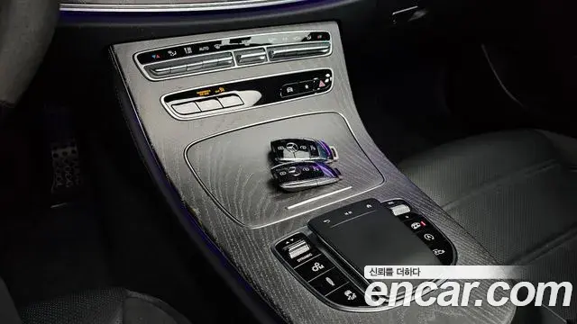 Mercedes-Benz E-Class 2023 — Фото 17/20