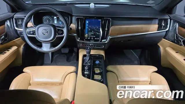Volvo S90 2019 — Photo 17/20
