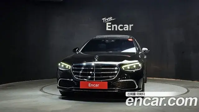 Mercedes-Benz S-Class 2025 — Photo 3/20