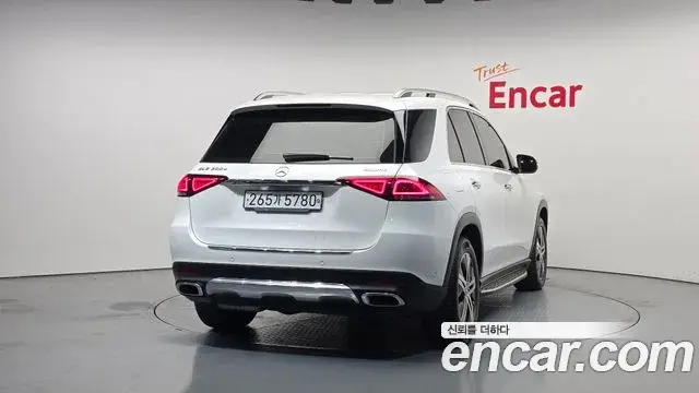 Mercedes-Benz GLE-Class 2019 — ფოტო 17/20