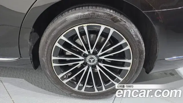Mercedes-Benz S-Class 2021 — Photo 28/31
