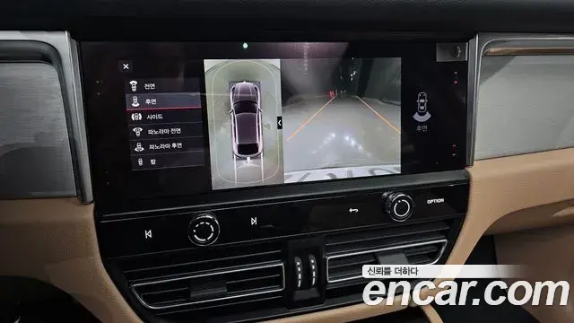 Porsche Macan 2022 — Photo 2/40