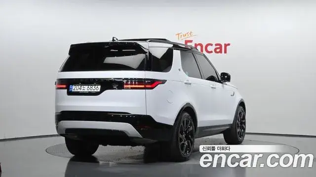Land Rover Discovery 5 2022 — ფოტო 14/20