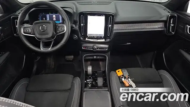 Volvo XC40 2025 — Фото 7/20