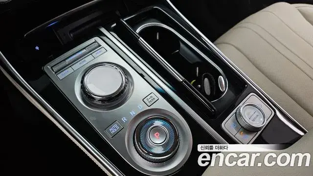 Genesis GV80 2023 — ფოტო 14/33