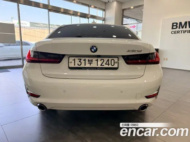 BMW 3 Series 2022 — Şəkil 13/18
