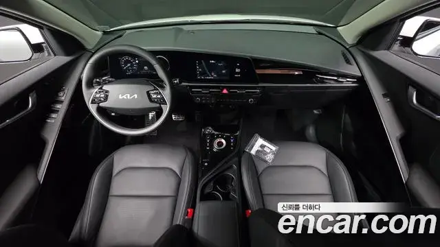 Kia Niro 2025 — Photo 10/32