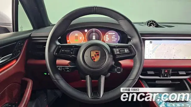 Porsche Macan EV 2025 — Photo 3/20