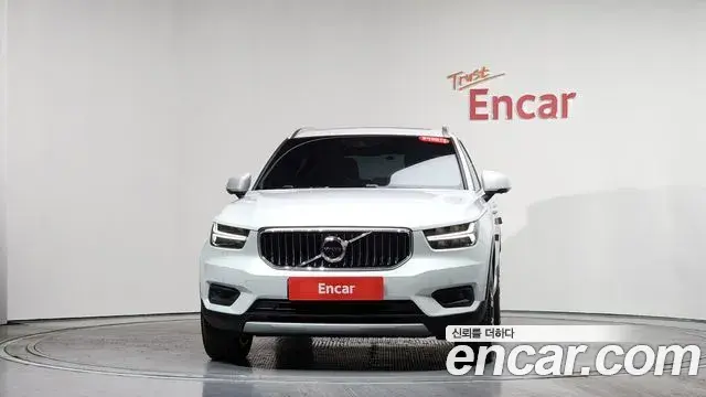 Volvo XC40 2020 — Фото 3/20