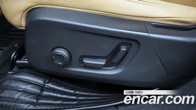 Volvo XC40 2020 — Photo 3/34