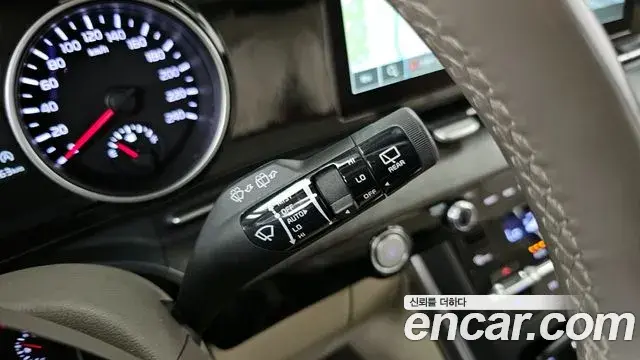 Kia Carnival 2022 — Photo 18/20