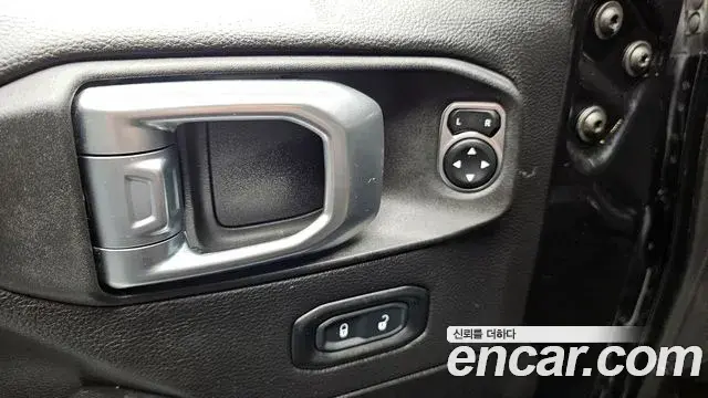 Jeep Wrangler 2022 — Photo 8/20