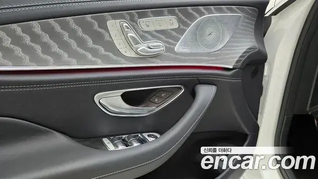 Mercedes-Benz AMG GT 2025 — Photo 15/17