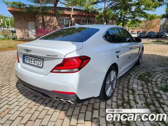 Genesis G70 2019 — Photo 2/20