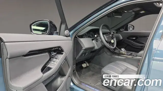 Land Rover Range Rover Evoque 2024 — ფოტო 17/32