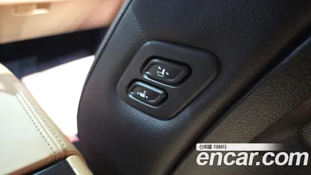 Kia Carnival 2023 — Photo 19/20