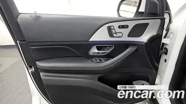 Mercedes-Benz GLE-Class 2019 — Photo 3/31