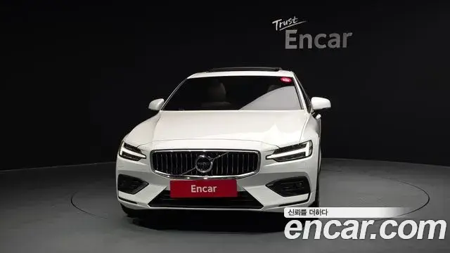 Volvo S60 2020 — Şəkil 16/40