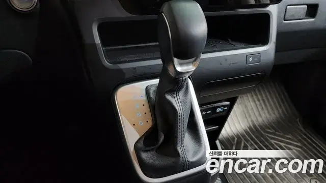 Hyundai Staria 2023 — ფოტო 30/36
