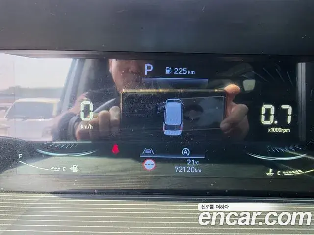 Hyundai Staria 2023 — Фото 9/20