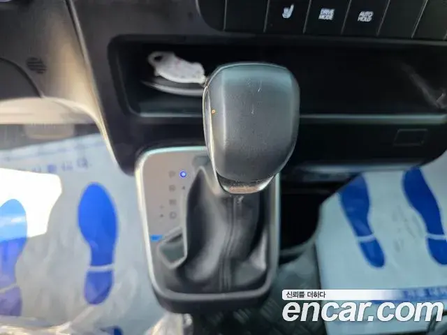 Hyundai Staria 2023 — Фото 6/20