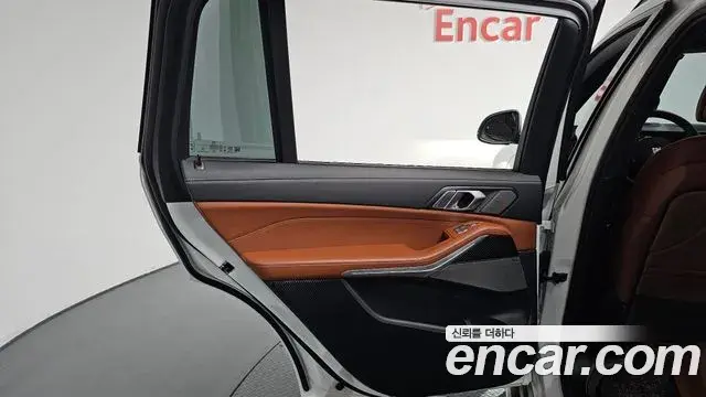 BMW X7 2025 — ფოტო 26/39