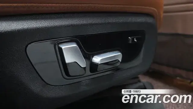 BMW X7 2025 — ფოტო 28/39