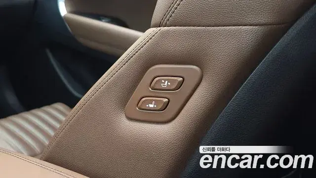 Genesis G70 2019 — ფოტო 12/36