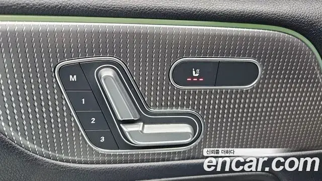 Mercedes-Benz GLB-Class 2021 — Şəkil 26/36