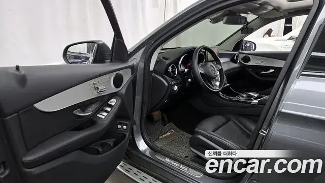 Mercedes-Benz GLC-Class 2018 — Фото 10/20