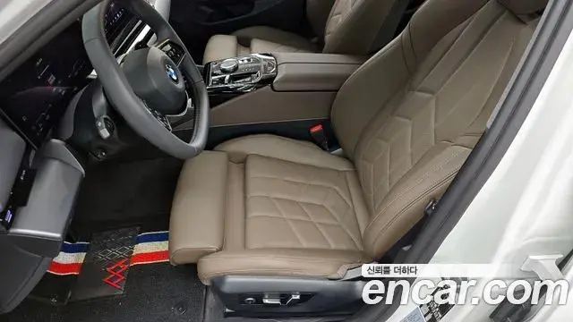BMW 5 Series 2024 — ფოტო 29/33