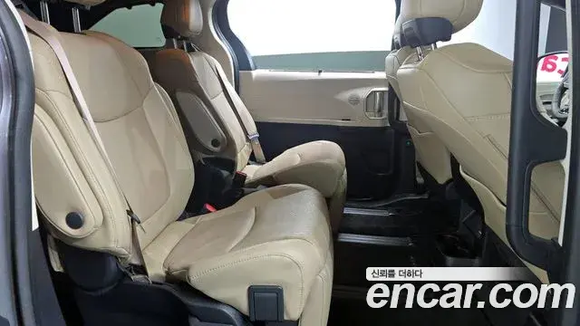Toyota Sienna 2023 — Şəkil 18/20