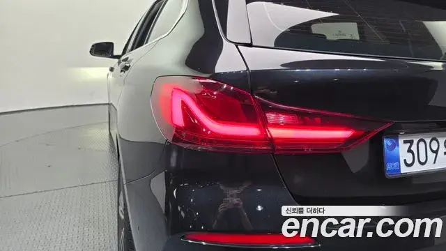 BMW 1 Series 2021 — Şəkil 15/30