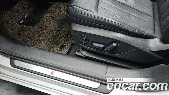 Audi A6 2021 — ფოტო 7/34