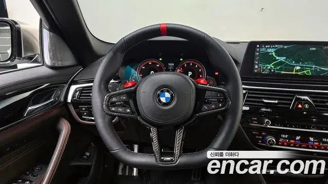 BMW 5 Series 2018 — Фото 12/20