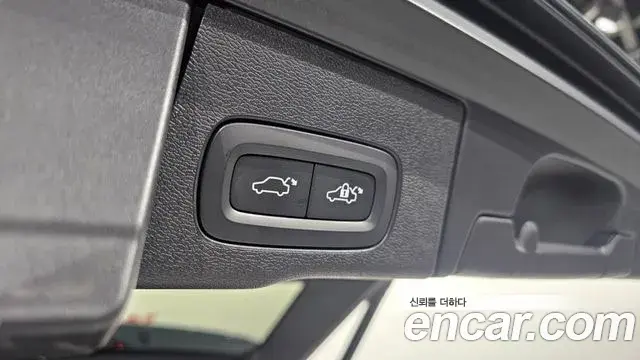 Volvo XC60 2021 — Фото 20/20
