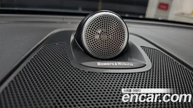 Volvo XC60 2021 — ფოტო 3/35