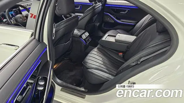 Mercedes-Benz S-Class 2023 — Photo 11/20