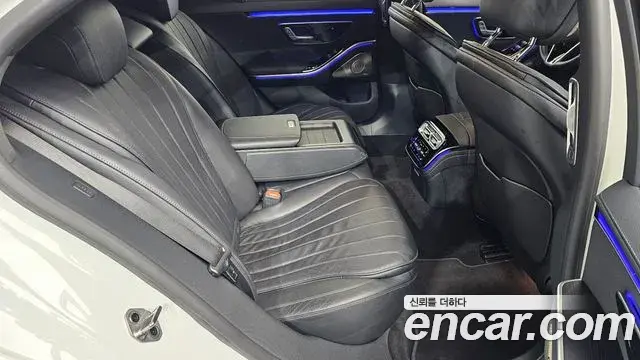 Mercedes-Benz S-Class 2023 — Photo 12/20