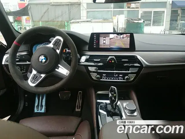 BMW 5 Series 2019 — Şəkil 12/15
