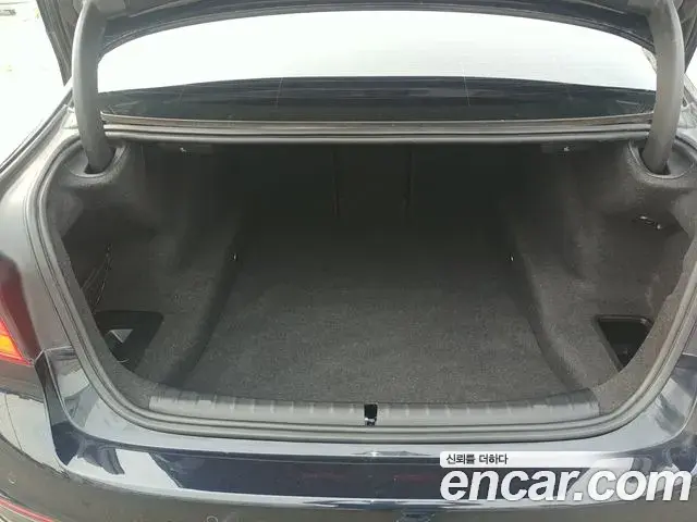 BMW 5 Series 2019 — Şəkil 14/15
