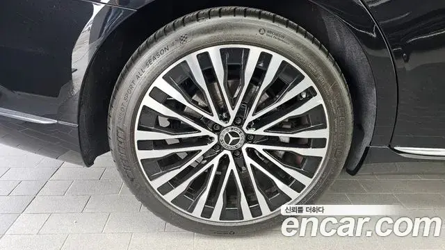 Mercedes-Benz S-Class 2022 — Photo 19/20