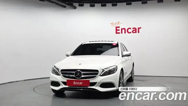Mercedes-Benz C-Class 2018 — ფოტო 22/31