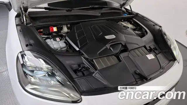Porsche Cayenne 2021 — Şəkil 19/34