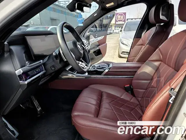 BMW 7 Series 2023 — Photo 11/20