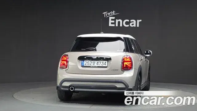 Mini Cooper 2024 — Photo 3/20